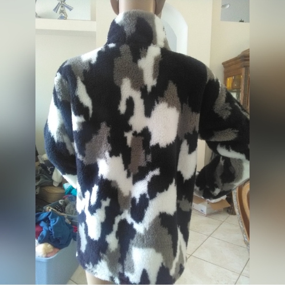 Eddie Bauer pullover - Picture 2 of 8